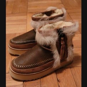 Never worn brown fluffy punk ugg boots